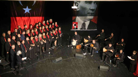 Atatürk Nilüferde Sevdiği Türkülerle Anıldı