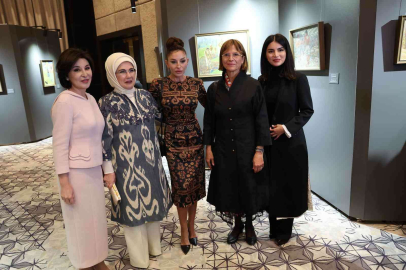 Emine Erdoğan, Özbekistanda Özbekistanın Renkleri sergisini ziyaret etti