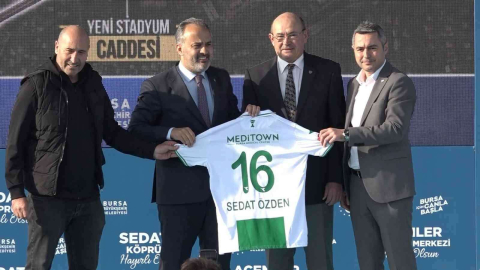 Başkan Alinur Aktaş: Bursasporu Kimse Merak Etmesin. Allahın İzniyle Gelecek Günler Çok Daha Güzel Olacak