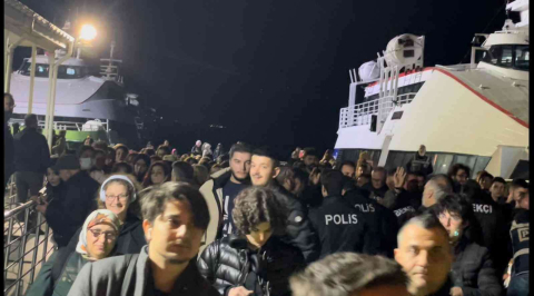 Feribotu Kaçırdı,bomba İhbarı Yaptı Ortalığı Ayağa Kaldırdı