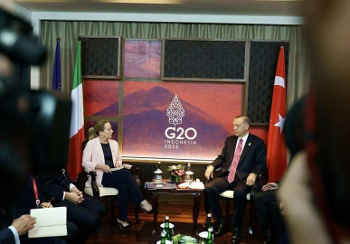 İtalya Başbakanı Meloniden İtalya ile Türkiye arasında NATO içinde iş birliğinin önemine vurgu