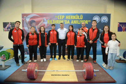 Cep Herkülü, İsminin Yaşatıldığı Yıldırımda Anıldı