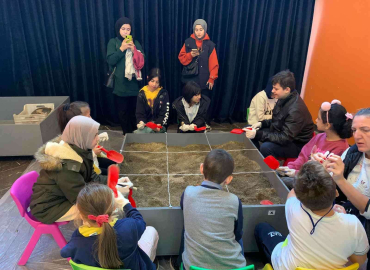 Minik Arkeologlar İş Başında