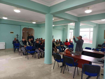 Mustafakemalpaşada Ağaç Kesimi Kursu