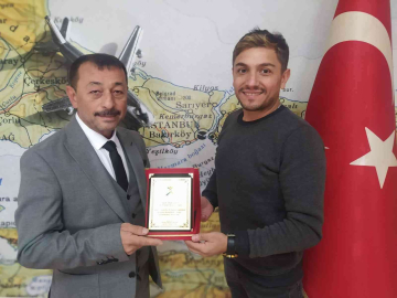 Özel İnsanlardan Line Tvye Özel Plaket