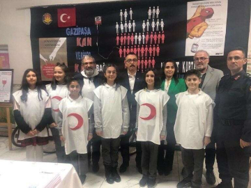 Okuldaki Kampanyada İki Çocuğa Umut Olan Bağış