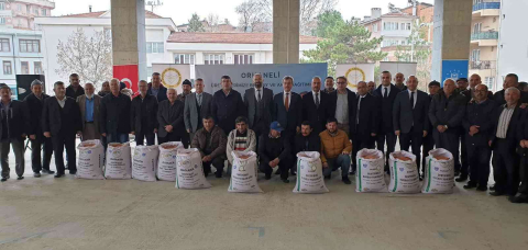 Orhanelide Çiftçiye 6 Ton Arpa Ve Buğday Dağıtıldı