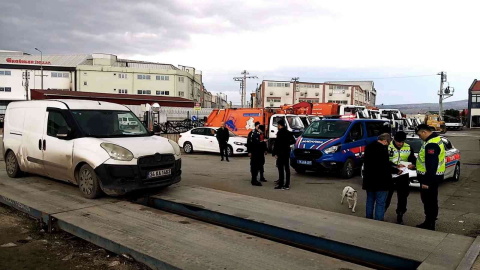 Bursada Jandarma 700 Kilo Kaçak Sakatat Ele Geçirdi