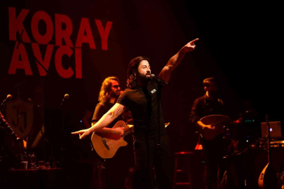 Koray Avcı Bursalıları Coşturdu