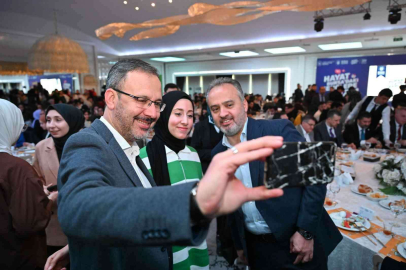 Bakan Kasapoğlu Ve Başkan Aktaş Gençlerle Buluştu