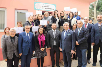 Bursada Aile Okuluna Katılan Veliler Sertifikalarını Aldı