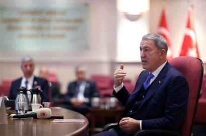 Bakan Akar, TEMAD Başkanı Dürgen ve beraberindeki dernek yönetimini kabul etti