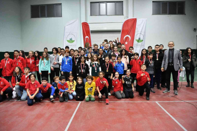 Osmangazide Satranç Ustaları Madalyalarına Kavuştu