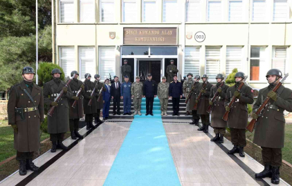 Bakan Akar ve TSK komuta kademesinden “Rüzgar Alayı”na ziyaret