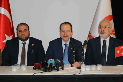 Fatih Erbakan: “6lı masanın ayaklarından çatırtılar geliyor”