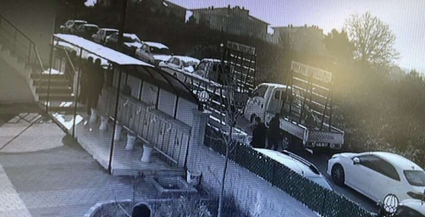 Maaşını Alamadığı İçin Cami Çıkışında Öldürmüş
