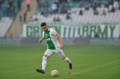 Bursasporlu Futbolcu Kerem Kökün Ayak Bileğinde Kırık Tespit Edildi