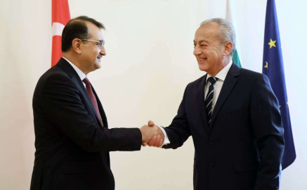 Enerji ve Tabii Kaynaklar Bakanı Dönmez, Bulgaristan Başbakanı Donev ile bir araya geldi
