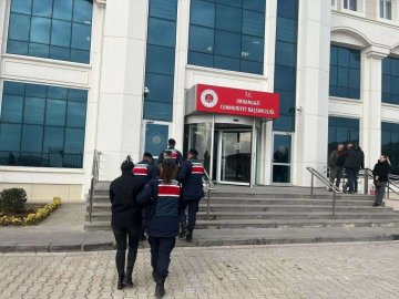 Bursada Ev Sahibinin Hastanede Yatmasını Fırsat Bildiler, Evdeki Altınlarını Çaldılar