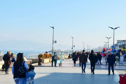 Mudanya Sahil Doldu Taştı