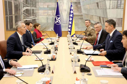 Bosna Hersek Devlet Başkanlığı Konseyinin Boşnak üyesi Becirovic, NATO Genel Sekreteri Stoltenberg ile bir araya geldi