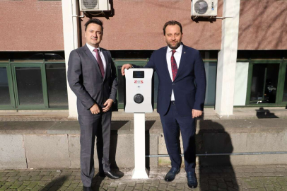 Bursada 150 Okulun Bahçesine Araç Şarj İstasyonu