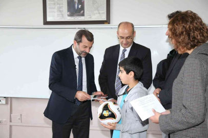 Gürsuda Atıklar Çocuklardan, Biletler Başkandan