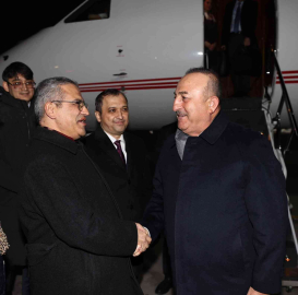 Bakan Çavuşoğlu Pakistanlı mevkidaşı Zerdari ile görüştü