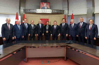 CHP lideri Kemal Kılıçdaroğlu, CHPli Belediye Başkanları ile görüştü