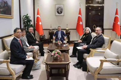 Cumhurbaşkanı Yardımcısı Oktay, Tayland Başbakan Yardımcısı ve Dış İşleri Bakanı Don Pramudwinaiyi kabul etti