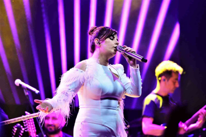 Merve Özbeyden Bursada Arabesk Gecesi