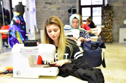 Altın iğne projesiyle kadınlara istihdam garantisi