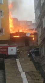 Bursada Eski Bina Alev Alev Yandı