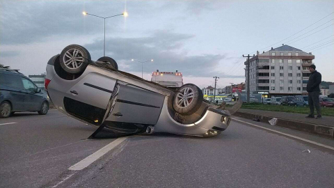 Aracıyla Takla Atan Kadın Sürücü Yaralandı