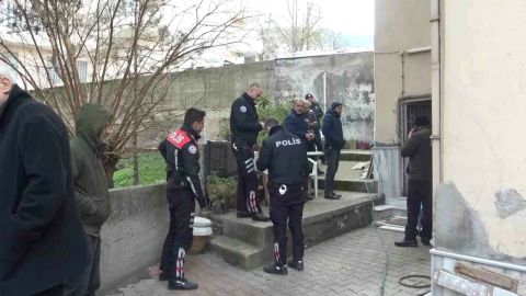 Bursada Bir Apartman Kapıcısı Kaldığı Depoda Ölü Bulundu