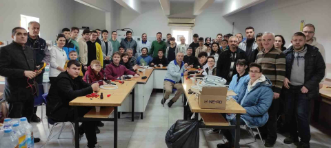 Liseli Öğrencilerin Ürettiği Prizler Depremzedelere Işık Olacak
