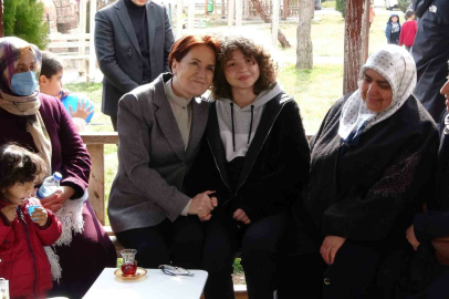 İYİ Parti Genel Başkanı Meral Akşener, Diyarbakırda açıklamalarda bulundu