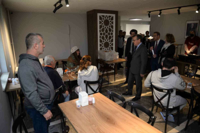 Üniversite Konukevinde Kalan Depremzede Ailelere Moral Ziyareti