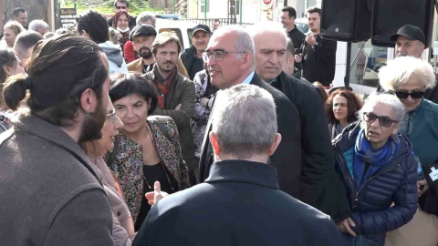 Açlık Grevindeki Doktora Vatandaşlar Da Destek Verdi