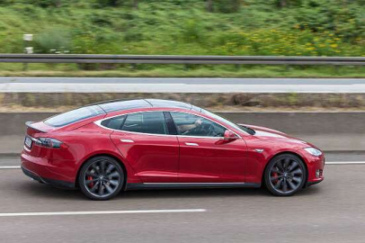 Tesla, birçok modelinin fiyatını bir kez daha düşürdü
