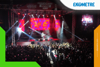 Bursa’da Buray’la ‘Cumhuriyet’ coşkusu