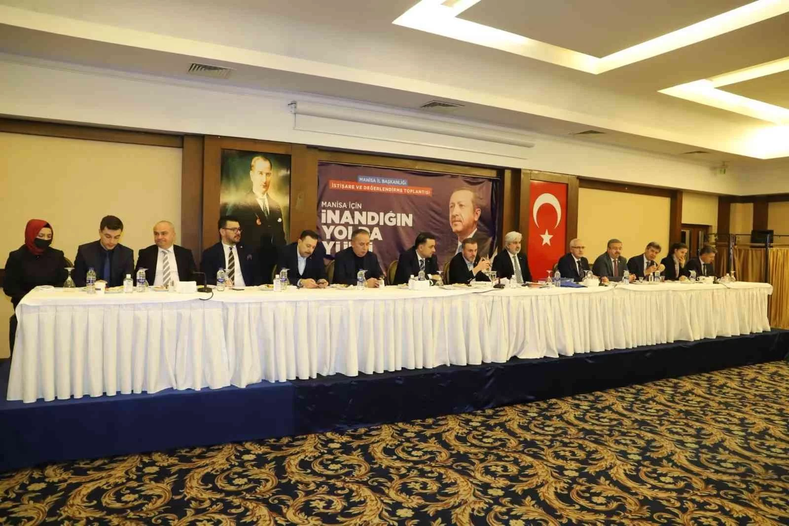 AK Parti Genel Başkan Yardımcısı Kandemir Manisada temaslarda bulundu
