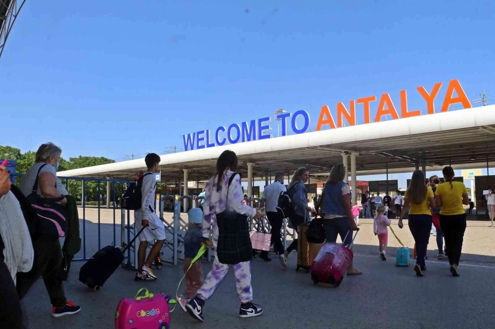 Antalyaya dakikada 2 Alman turist geliyor: Günlük ortalamaları 2 bin 450 oldu
