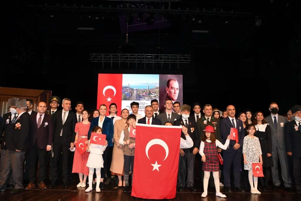 Atatürkün Antalyaya gelişinin 92. yıldönümü törenle kutlandı