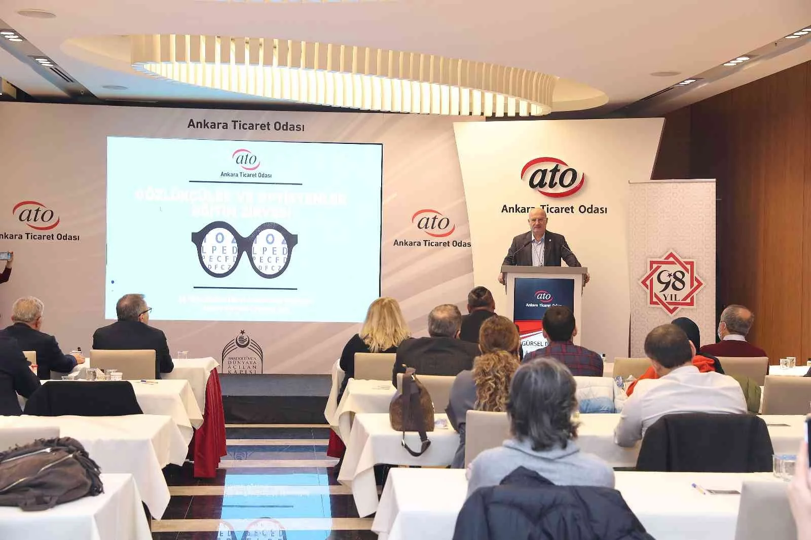 ATOda Optisyenler ve Gözlükçüler Eğitim Zirvesi gerçekleştirildi