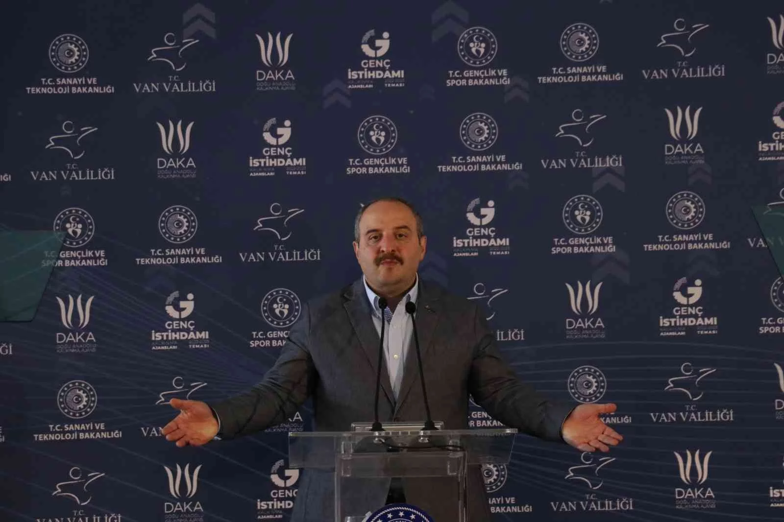 Bakan Varank: “Kılıçdaroğlunun ‘yapılmıyor dediği yatırımlar Türkiyenin dört bir yanında güneş gibi parlıyor