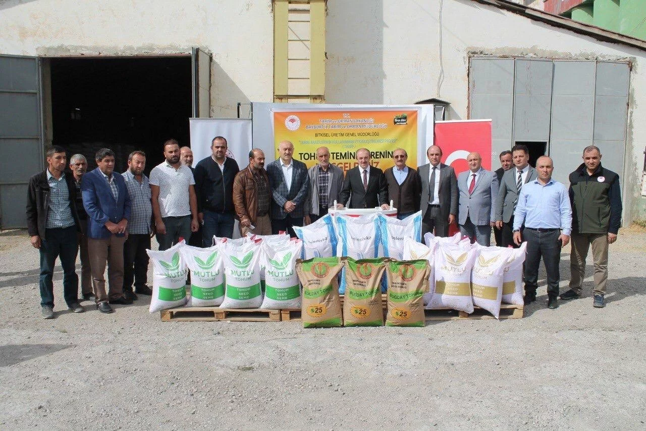 Bayburtta 760 çiftçiye 320 ton tohum desteği verildi