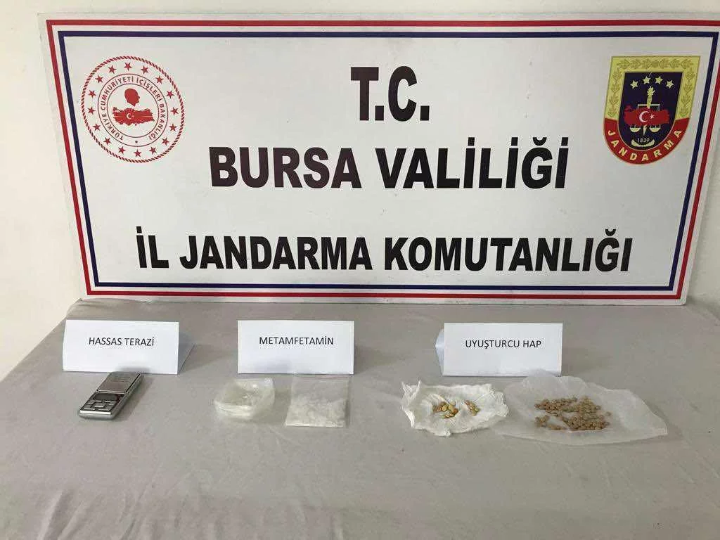 Bursada Jandarmadan Uyuşturucu Tacirlerine Operasyon: 2 Tutuklama