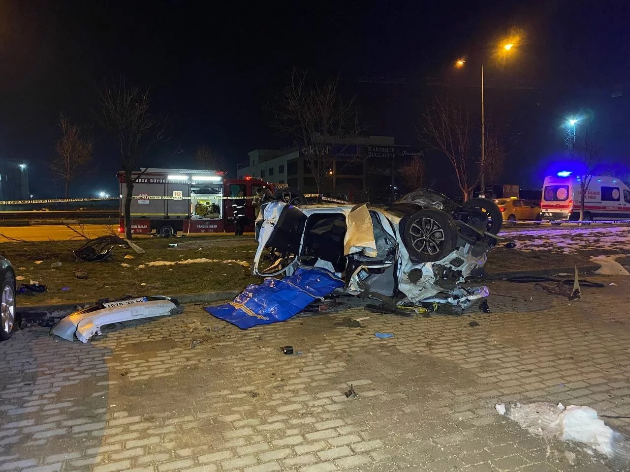 Bursada Otomobil Taklalar Atarak 50 Metre Sürüklendi: 2 Ölü