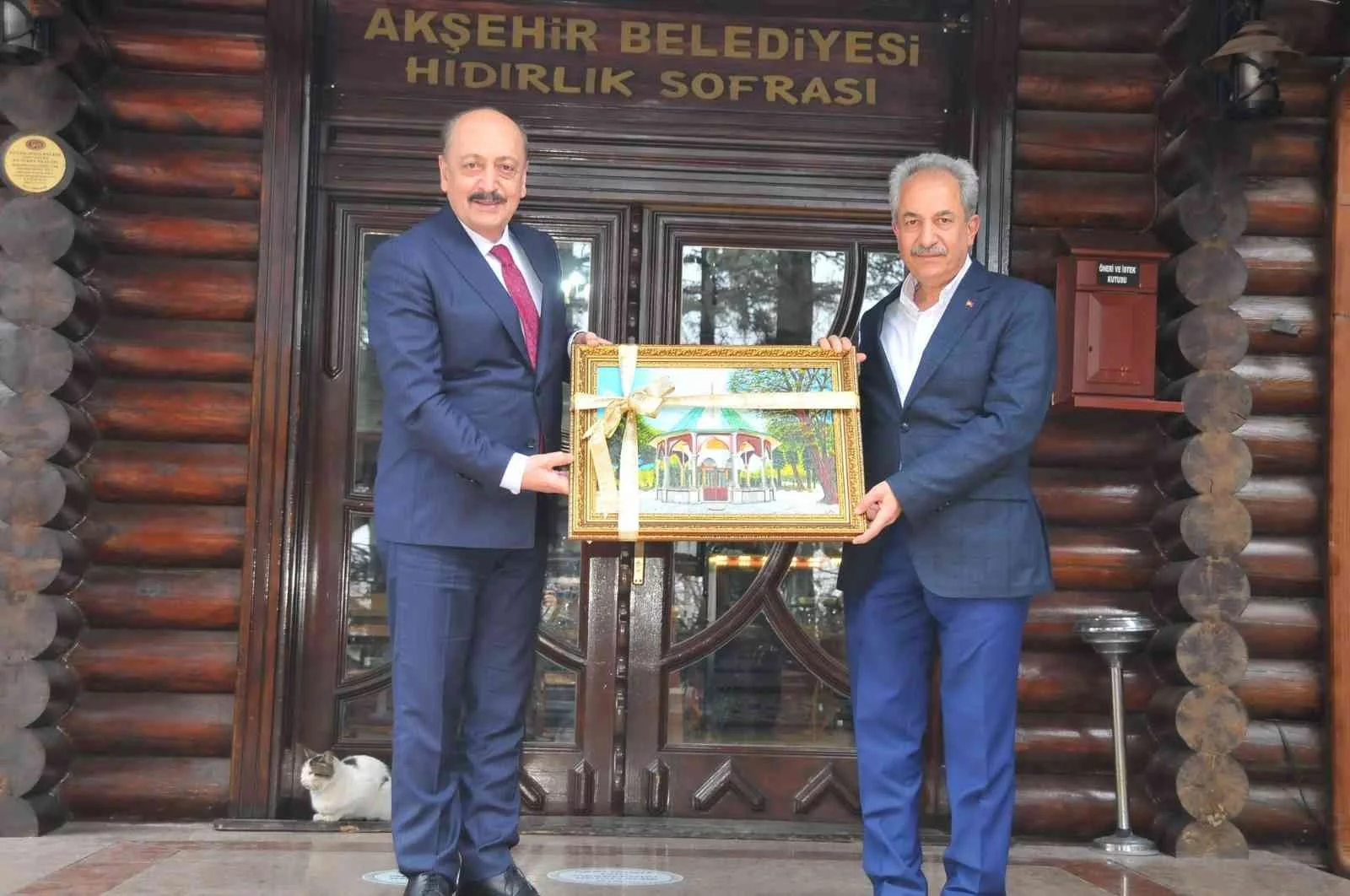Çalışma ve Sosyal Güvenlik Bakanı Bilgin Akşehiri ziyaret etti